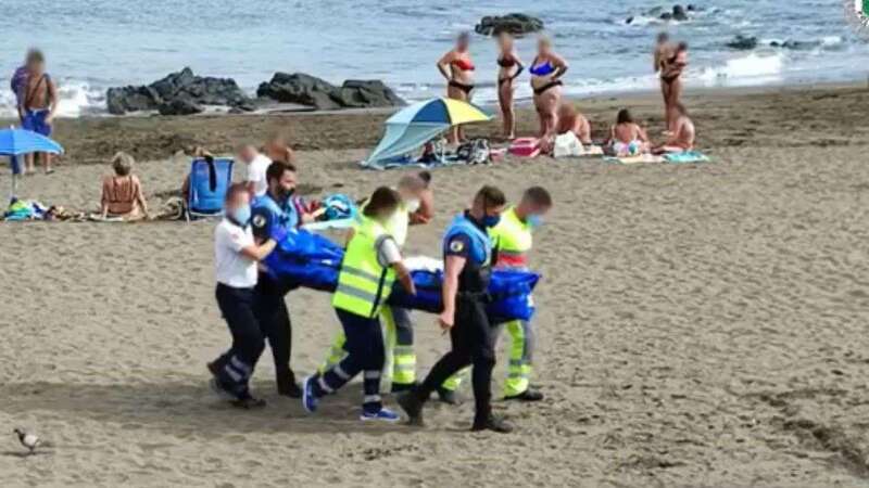 Traslado del herido/Policía Local de Las Palmas de GC.